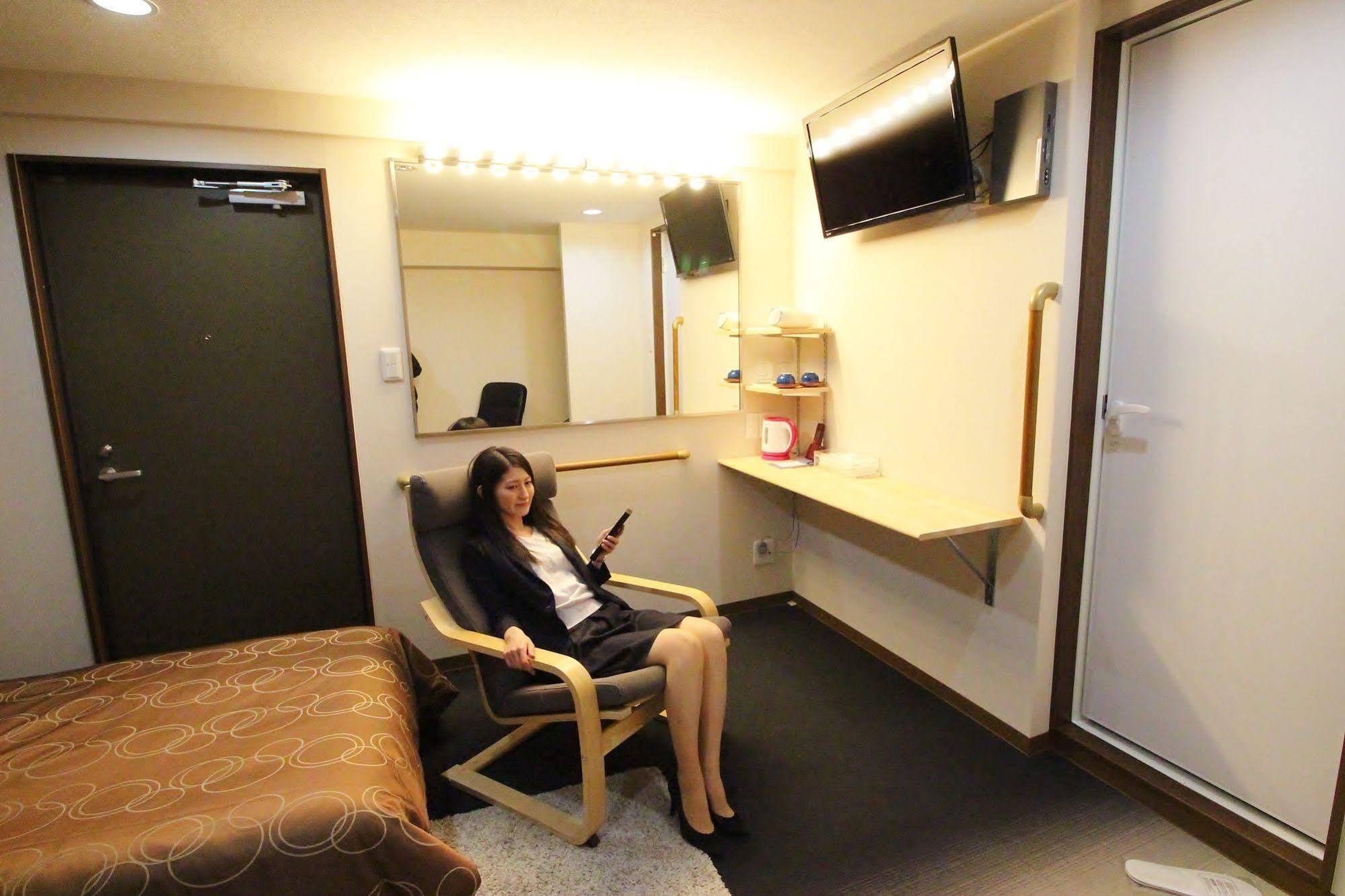 Business Hotel Ban Tokyo Esterno foto
